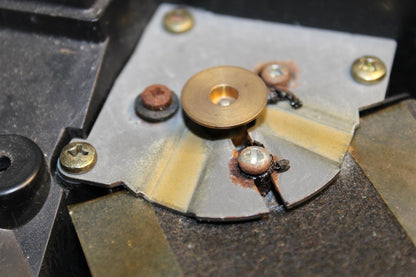 Levysoittimen hihna ja moottorin vaimennuskumi järjestelmälle Beocenter 2200