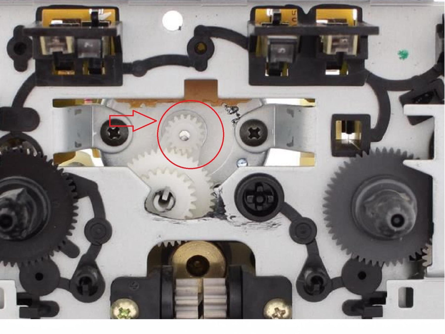 Hammaspyörä kasettidekin kelausmekanismiin – Sony MHC-F100